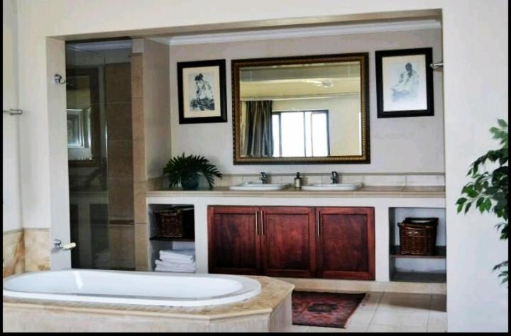 En-suite bathroom